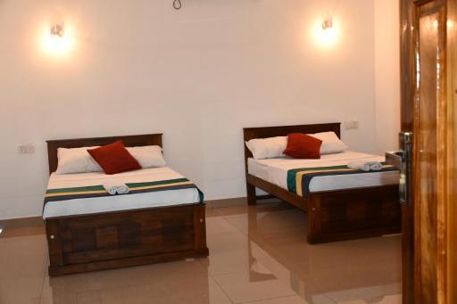 Ratnam Hotel Jaffna - Housity