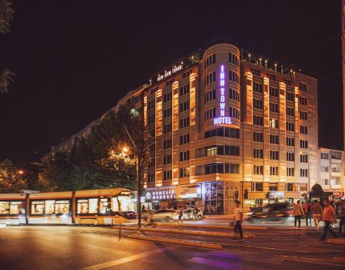 INN TOWN HOTEL - Housity