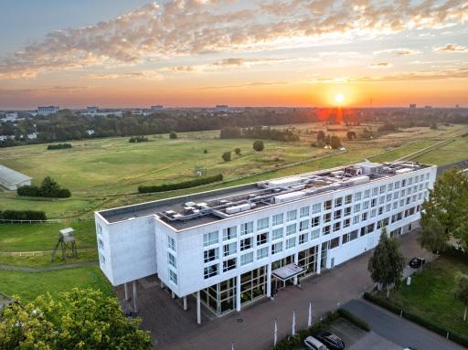 ATLANTIC Hotel Galopprennbahn - Housity