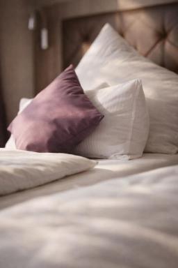 Ata Hotel - Self Check-in - Housity