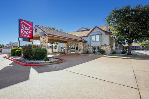 Red Roof Inn College Station - Housity