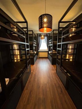 Greg&Tom Party Hostel - Housity