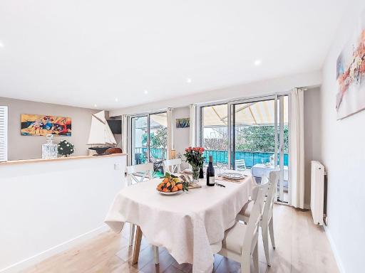 Apartment Port et plage à pied- linge inclus by Interhome - Housity