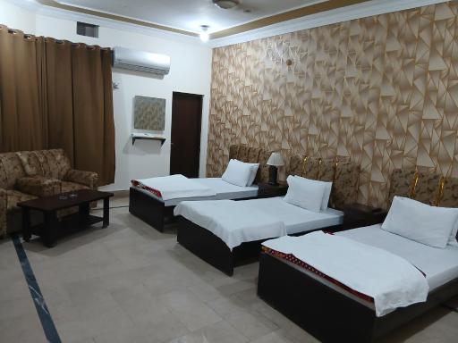Regal Guest House - Housity
