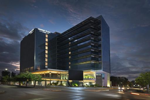 Crowne Plaza Merida by IHG - Housity