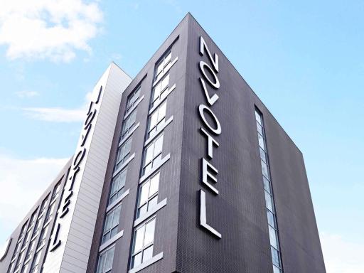 Novotel London Brentford - Housity