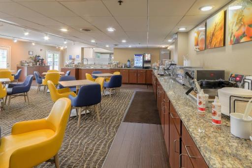 Comfort Inn & Suites at Dollywood Lane - Housity