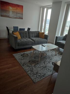Luxury Riverside Apt with easy access to Central London, O2, Excel centre and Parking - Housity