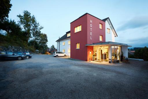 Hotel Rössli - Housity