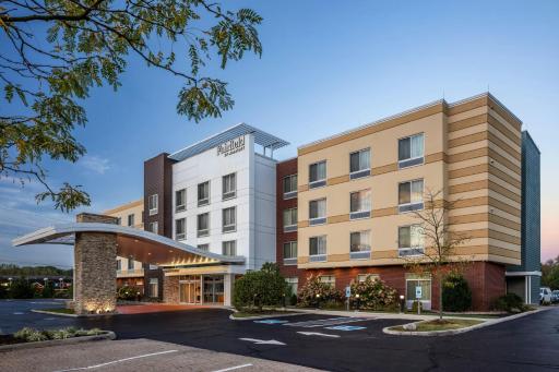 Fairfield Inn & Suites by Marriott Akron Stow - Housity