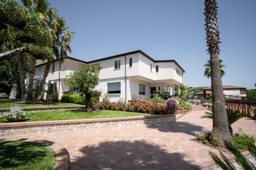 La Vigna Hotel - Housity