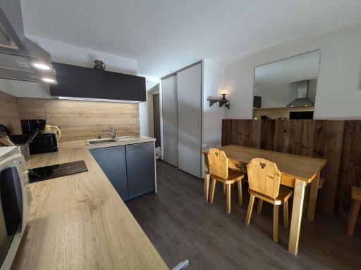 Duplex 4 pers. à Arêches-Beaufort, piscine, balcon sud, centre village - FR-1-342-132 - Housity