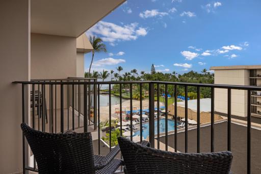 Courtyard by Marriott King Kamehameha's Kona Beach Hotel - Housity