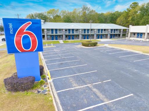 Motel 6-Moultrie, GA - Housity