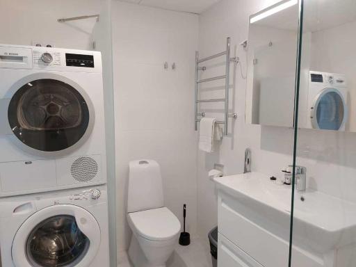 Ainoa Shopping Center Apartments - Tapiola - Housity