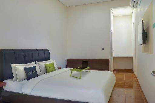 Urbanview Hotel Aloevera Pontianak by RedDoorz - Housity