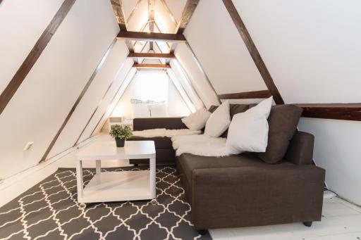 Lil' Dutch Studio - Housity