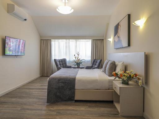Yaya Hotel & Apartments - Housity
