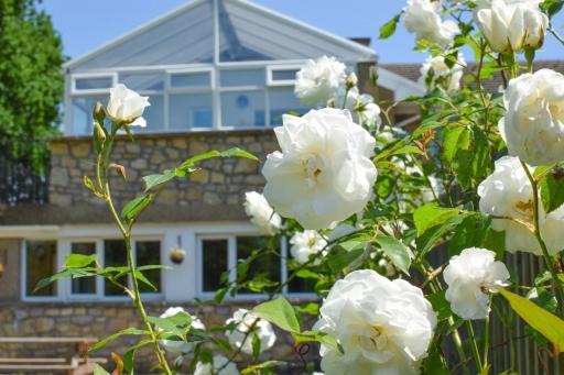 Uwch-y-llyn - Housity
