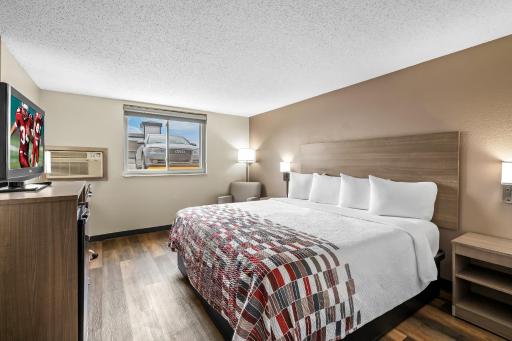 Red Roof Inn Ames - Housity