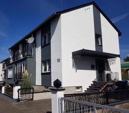 FeWo mit Terasse Neuwied & Koblenz - Housity