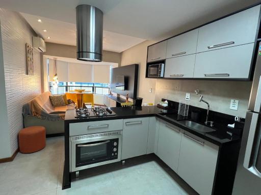 Excelente localização na Barra -Climatizado-Garagem - Housity