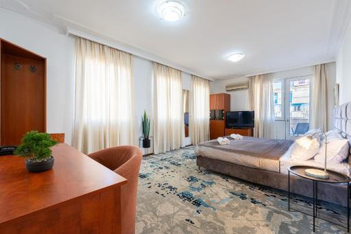 Hotel Bojatours - Housity