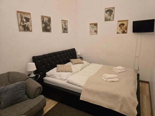 Budapest Bed and Breakfast - Housity