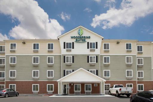 WoodSpring Suites San Antonio North Live Oak I-35 - Housity