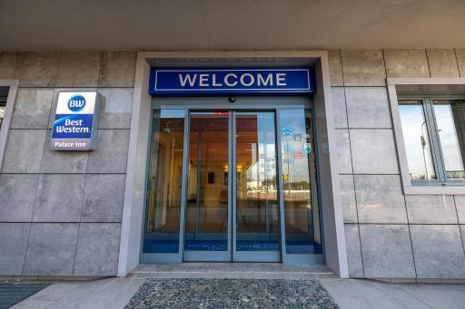 Best Western Palace Inn Hotel - Housity