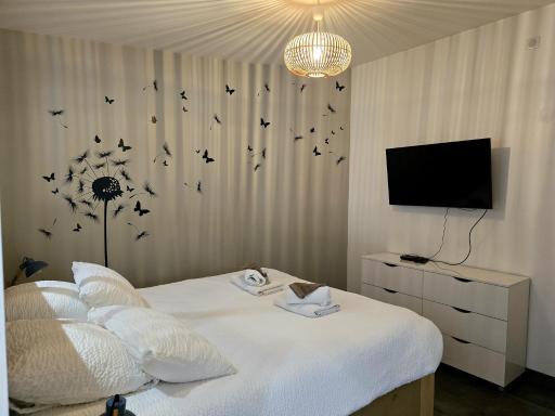 Le Saint Symphorien, parking gratuit privée - Hizvo