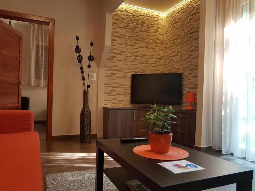 MgTels Apartman - with private parking - Housity