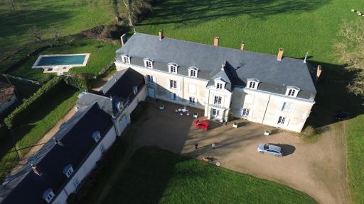 Chateau De Piedouault - Housity