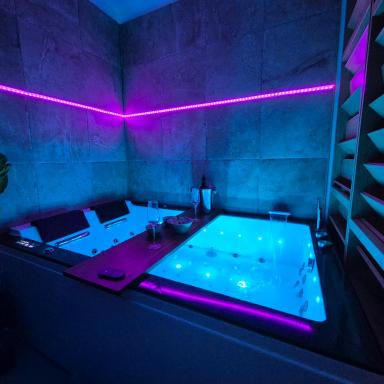 petite maison chaleureuse du GR34 - Housity