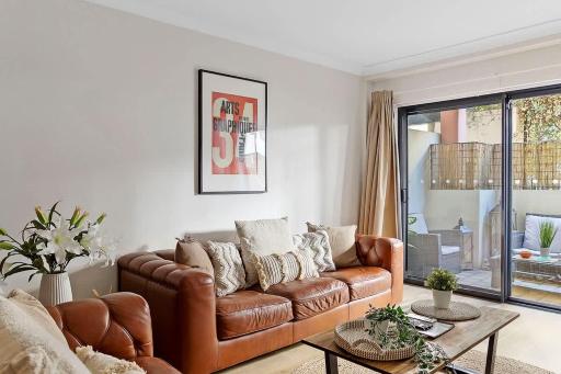2 Paradise Pool Parking Huge 1br Cbd - Housity