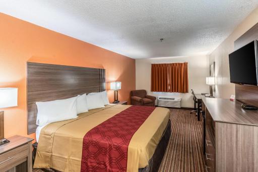 Econo Lodge Inn & Suites Mckinney - Plano North - Housity