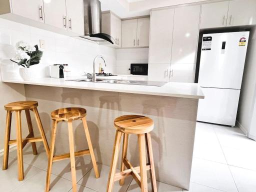 1 Sparkling Sanctuary Joondanna 3BR 2BA & Parking - Housity