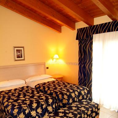 Hotel Ristorante Novecento - Housity