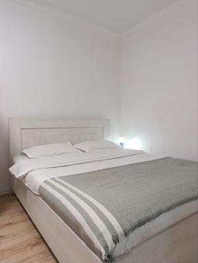 AURA on Manas avenue, 7 - Housity
