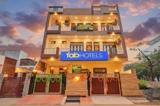 OYO 82073 Tree View Residency - Housity