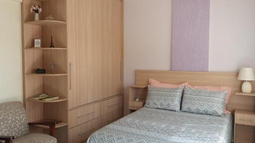 Lindo Flat no Centro de Caxambu - Housity