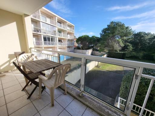 Appartement T3 aux Sables d'Olonne avec Balcon, Garage, à 500m de la Plage et 400m des Commerces - FR-1-92-790 - Housity