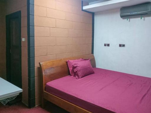 Rocky Guest House Syariah Mitra RedDoorz - Housity