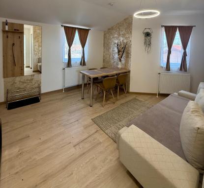 Jokai Apartments Nr9, code entry - Housity