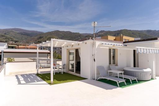Una Terrazza sul Mare The Lighthouse - Housity