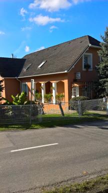Cseppkő Panzió - Housity