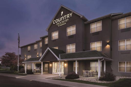 Country Inn & Suites by Radisson, Waterloo, IA - Housity