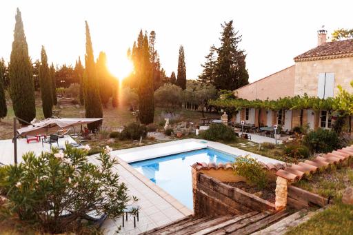 Château Catherine de Montgolfier - B&B et Gites - Piscine - Domaine viticole bio avec dégustation - Housity