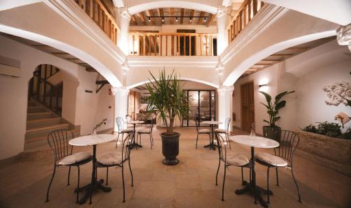 Hotel Boutique Casona de los Rebolledo - Housity