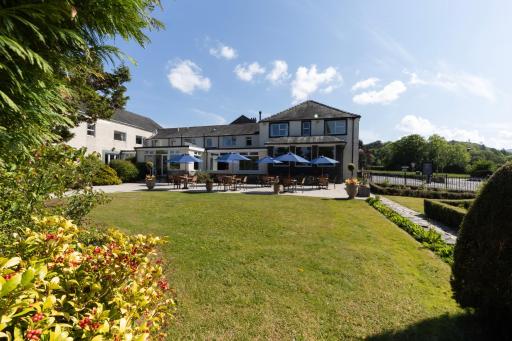 Lake District Castle Inn - Housity
